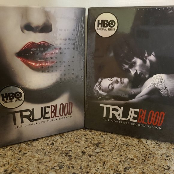 True Blood Seasons 1 & 2 DVD Combo - Picture 2 of 9